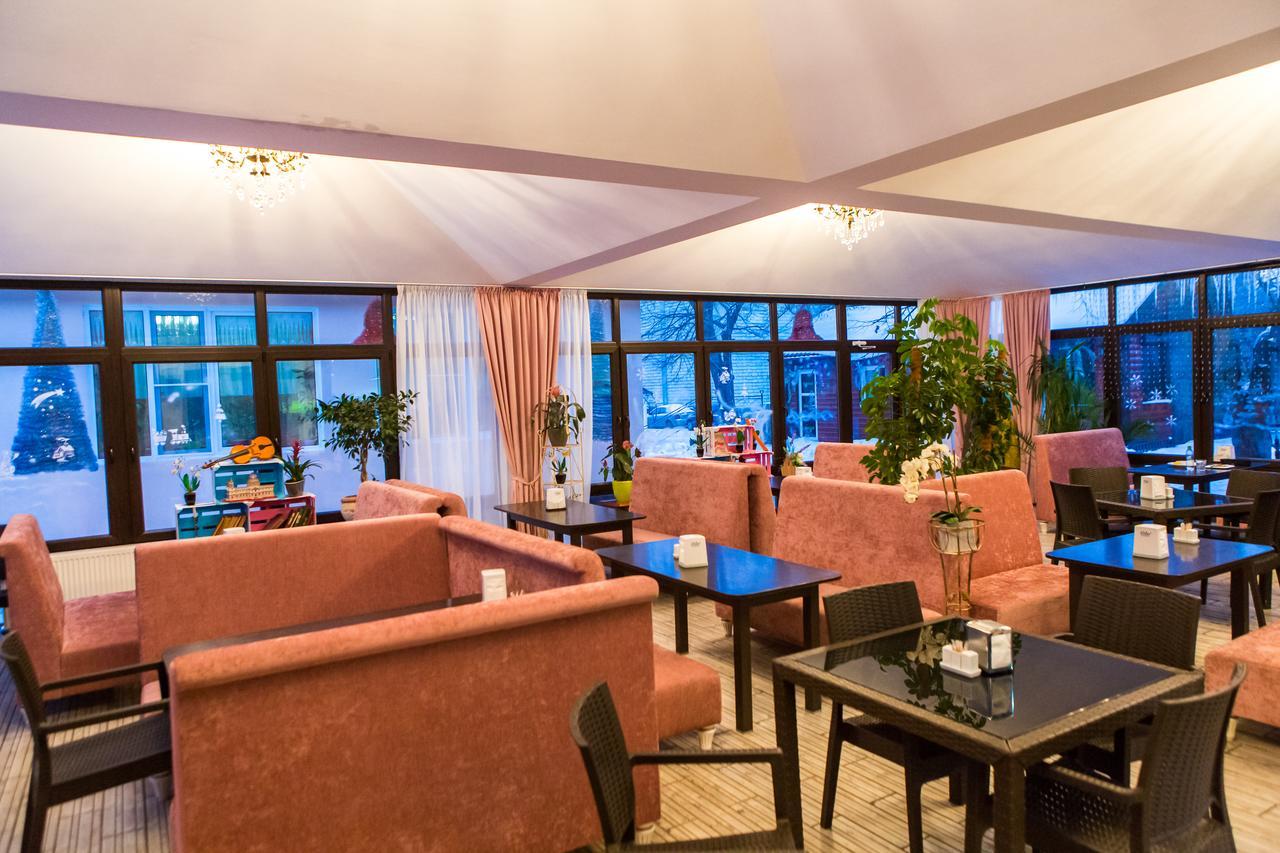 Hotel Vila Bomond Edinet Exteriér fotografie