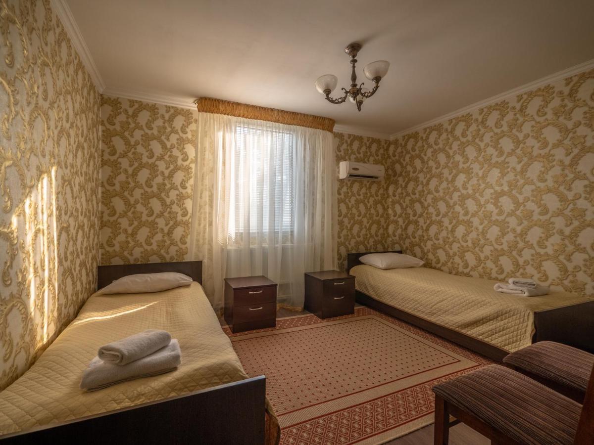 Hotel Vila Bomond Edinet Exteriér fotografie