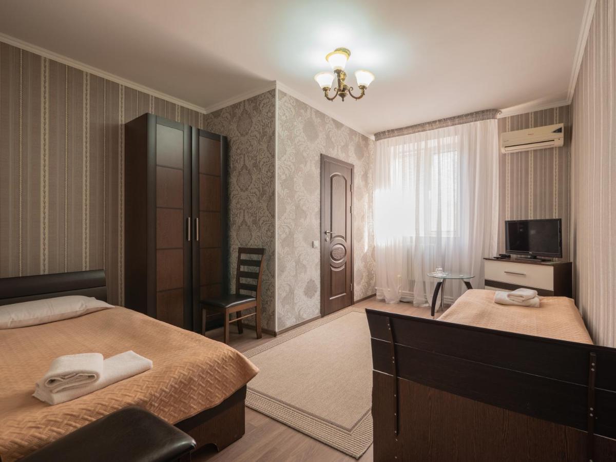 Hotel Vila Bomond Edinet Exteriér fotografie
